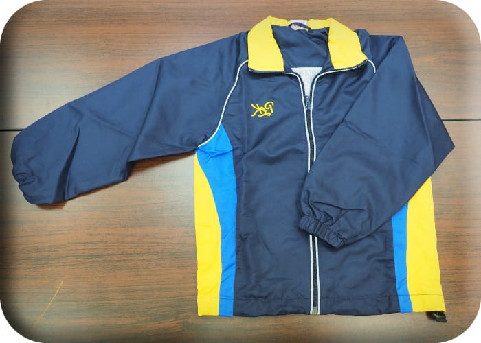 舊款運動外套